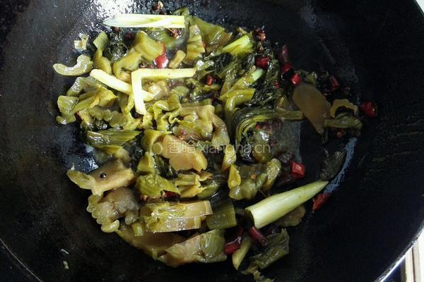 酸菜鲶鱼的做法图解5