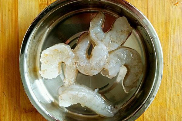 黄瓜鸡蛋虾仁饺子的做法图解3