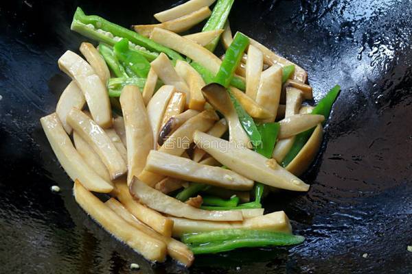 尖椒炒杏鲍菇的做法图解7