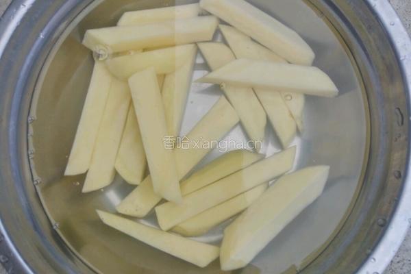 蜜汁土豆的做法图解2