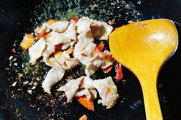 肉片炒青瓜的做法图解3