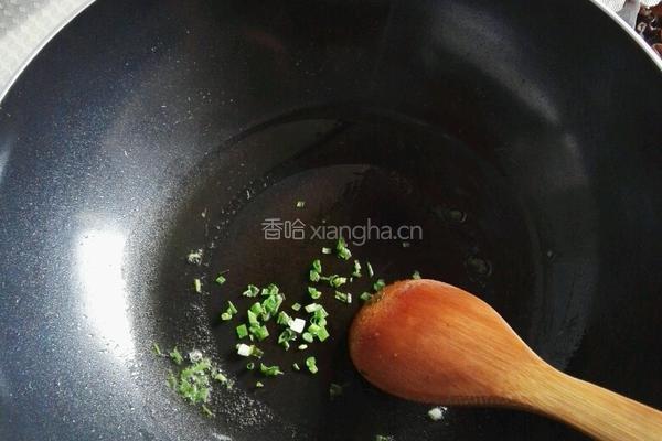 黑木耳拌核桃仁的做法图解4