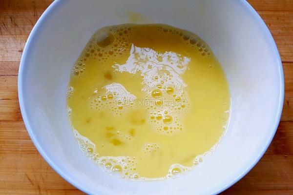 茄子鸡蛋饼的做法图解1