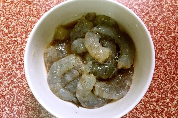 酥炸虾仁的做法图解1