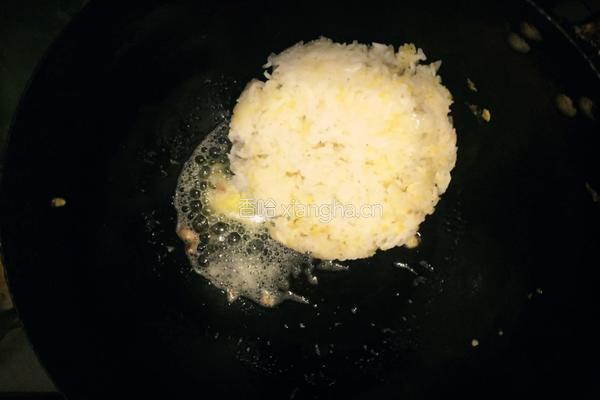 火龙果炒饭的做法图解5