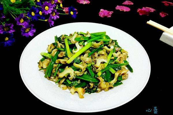 海螺炒韭菜的做法图解7