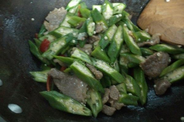 牛肉炒秋葵的做法图解7