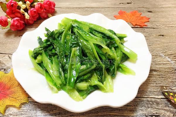 素炒油麦菜的做法图解1