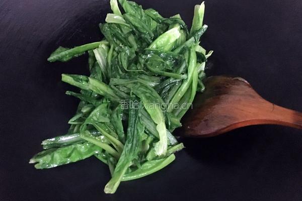 素炒油麦菜的做法图解6