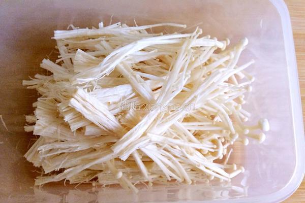 金针炒肥牛的做法图解1