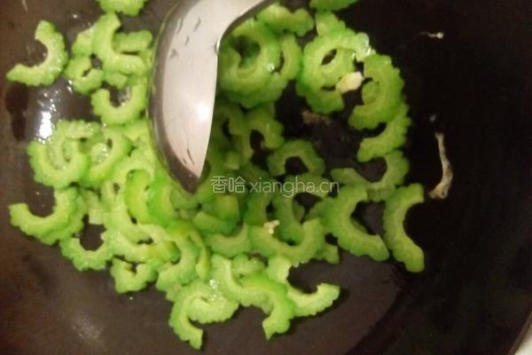蛋炒苦瓜的做法图解5