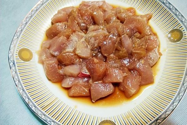 青笋炒鸡丁的做法图解2