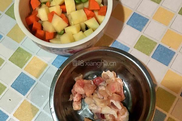 咖喱鸡肉土豆饭的做法图解2