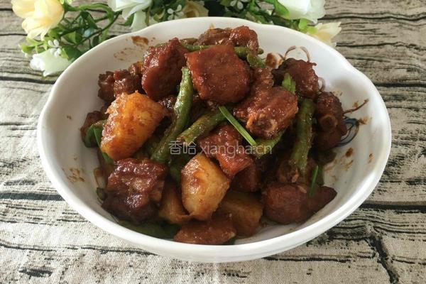 排骨炖豆角土豆
