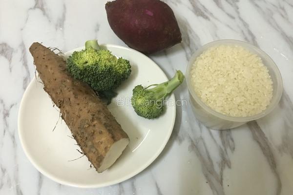 地瓜山药粥的做法图解1