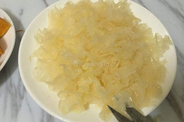 银耳南瓜羹的做法图解3