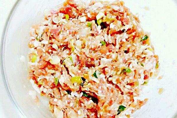 鲜肉馄饨的做法图解1