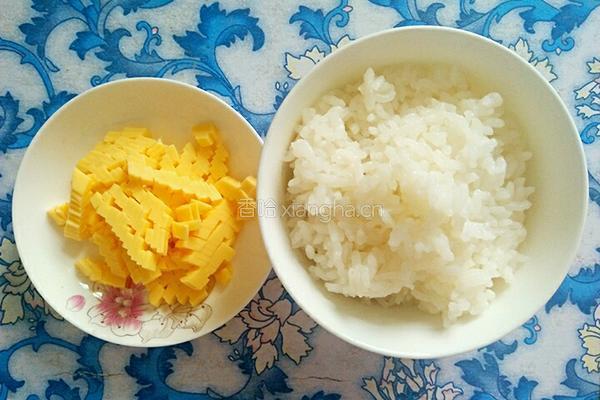 芝士炒饭的做法图解3