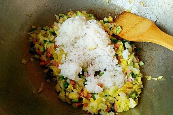 芝士炒饭的做法图解6