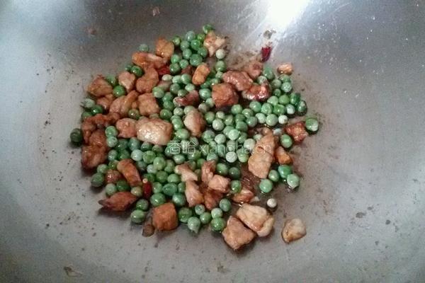 鲜豌豆牛肉粒的做法图解6