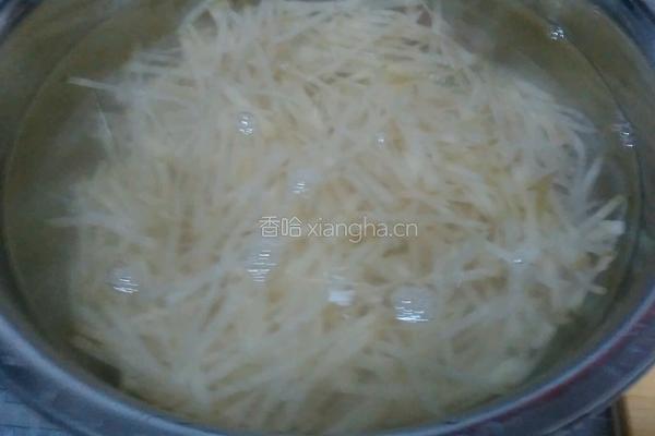黄豆炒水疙瘩的做法图解2