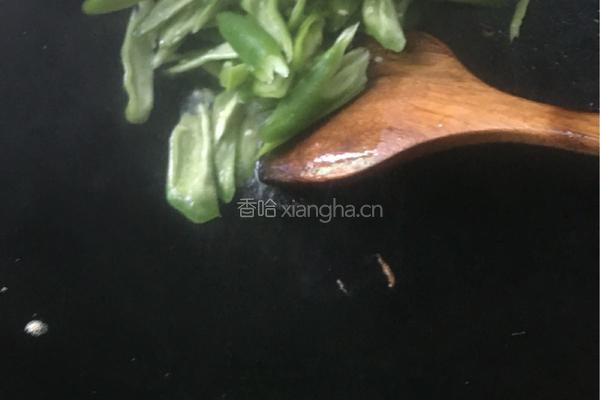 鸡蛋炒尖椒的做法图解5