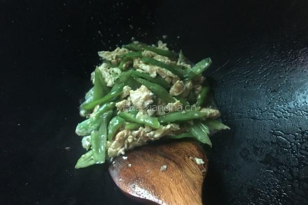 鸡蛋炒尖椒的做法图解9