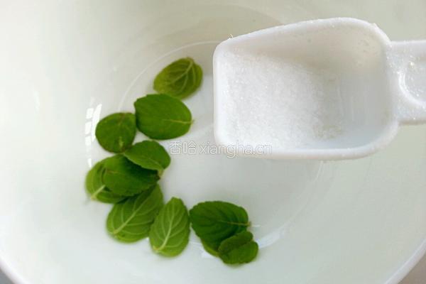 薄荷玫瑰花茶的做法图解2