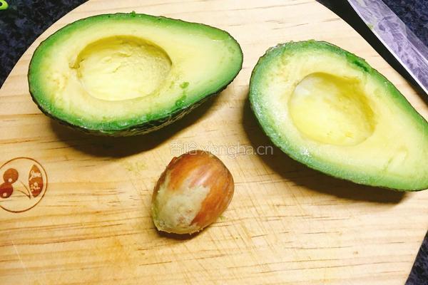 牛油果拌饭的做法图解2