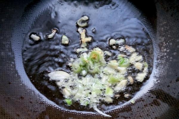 素炒白玉菇的做法图解3