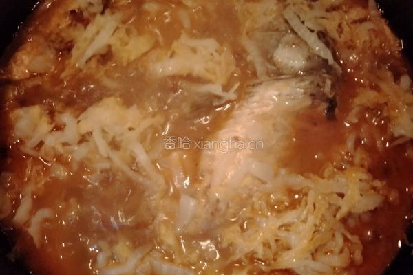 酸菜鲤鱼的做法图解6