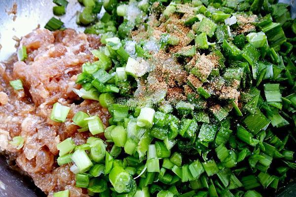 韭菜肉馅饺子的做法图解6