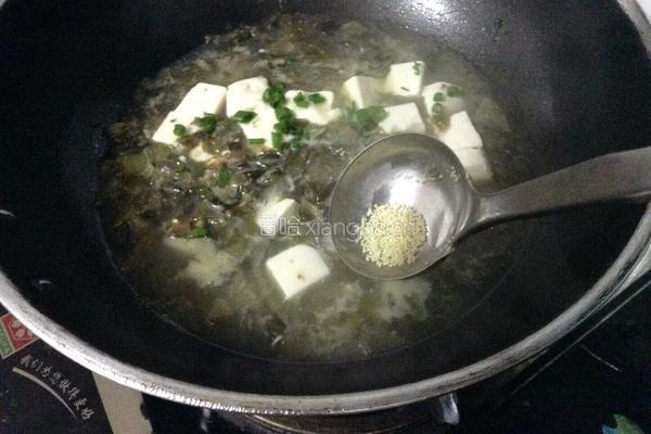 咸菜豆腐汤的做法图解6