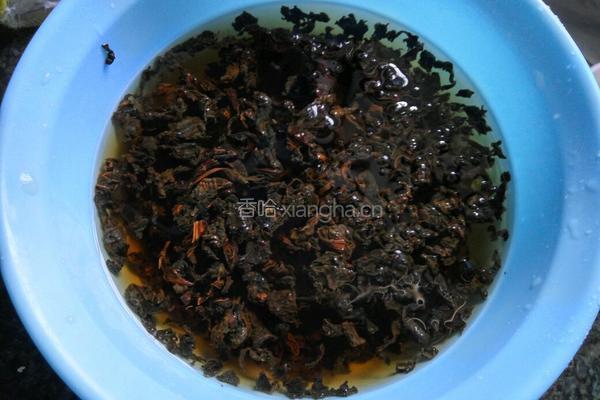 梅干菜炒肉的做法图解1