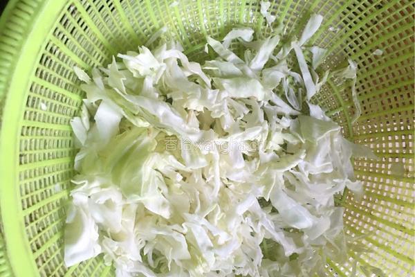 包心菜炒粉丝的做法图解3
