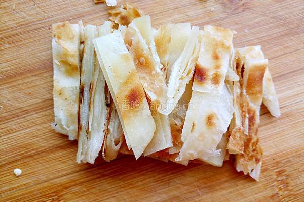老干妈素炒饼的做法图解2