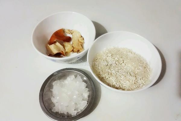 白术陈皮粥的做法图解1