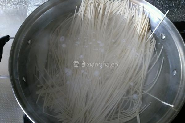 荷包蛋面条的做法图解1
