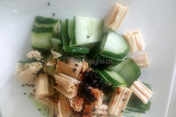 黄瓜凉拌腐竹的做法图解4
