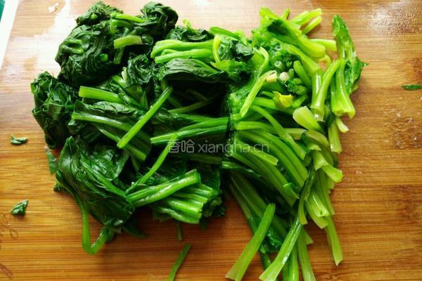 菠菜炒肉的做法图解3
