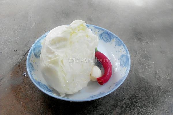 锅炝圆白菜的做法图解1
