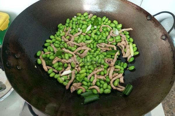 榨菜炒毛豆的做法图解7