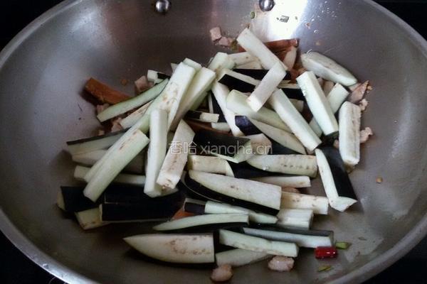 茄子炒豆腐干的做法图解6
