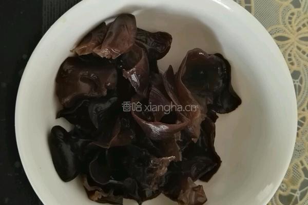 山药炒木耳的做法图解2