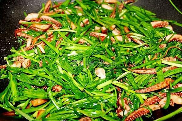 荤素搭配健康美味鱿鱼韭菜的做法图解11