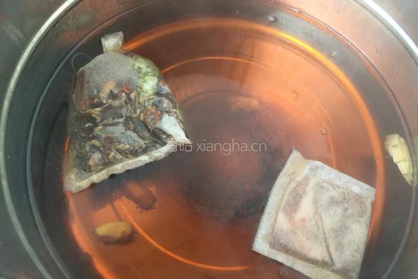 卤水鸭掌的做法图解2