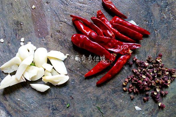炝圆白菜的做法图解3