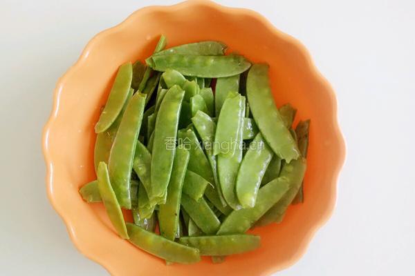 荷兰豆炒肉的做法图解1