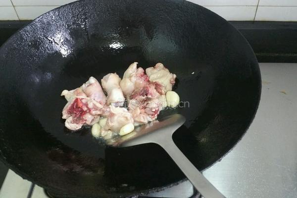 辣椒炒鸡腿的做法图解5