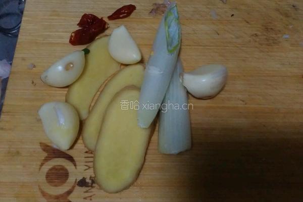 酱羊排的做法图解1